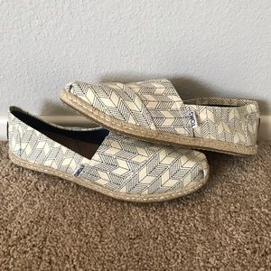 ❌SOLD❌ TOMS Women’s Canvas Classics, 8